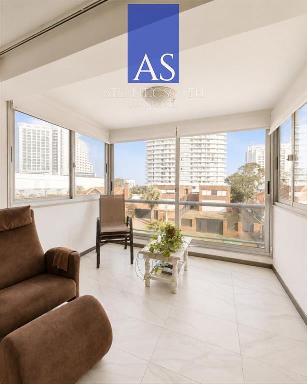 Apartamento de 2 Dormitorios terraza cochera del