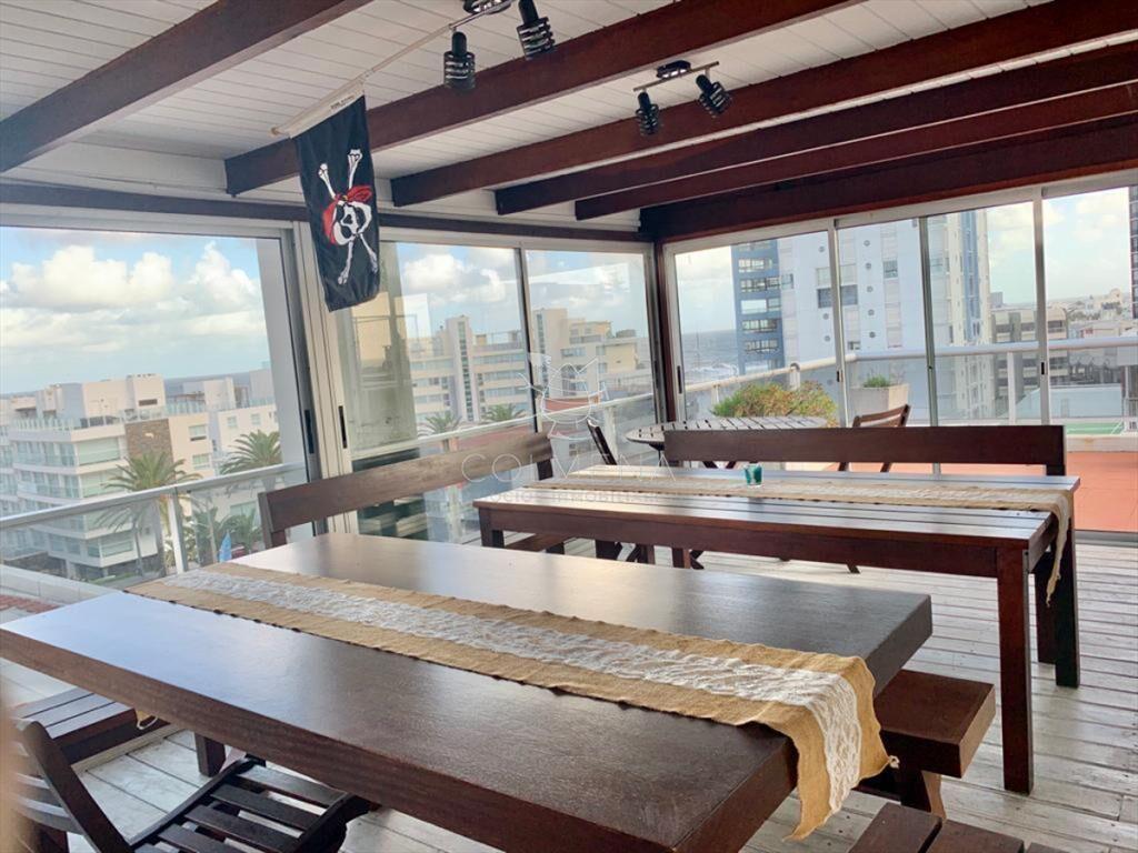 Penthouse Duplex de Tres Dormitorios en Venta + Parrillero