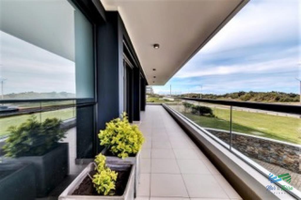Vendo apartamento 4 dormitorios en primera línea