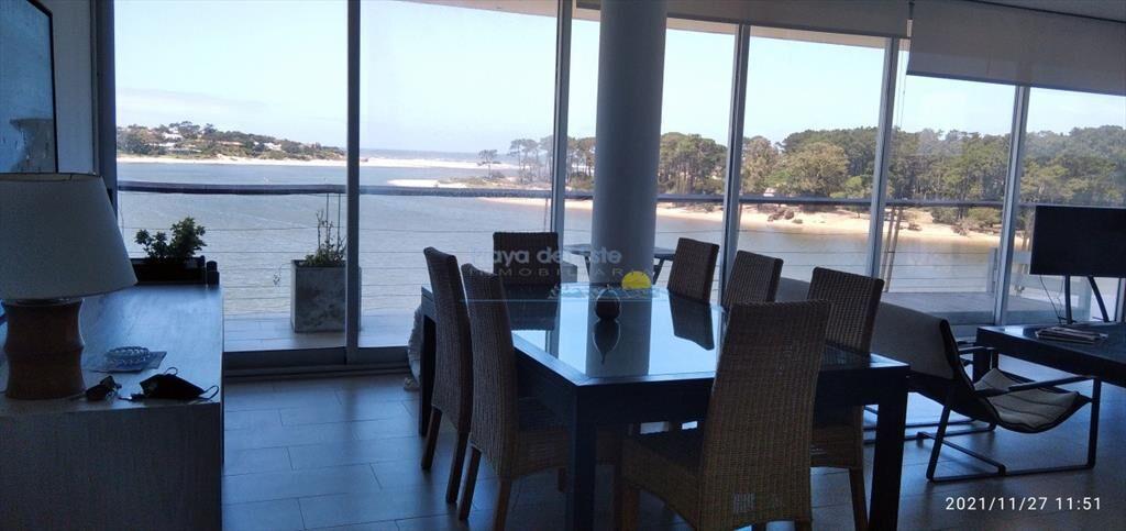 Apartamento en La Barra 3 dormitorios con balcón