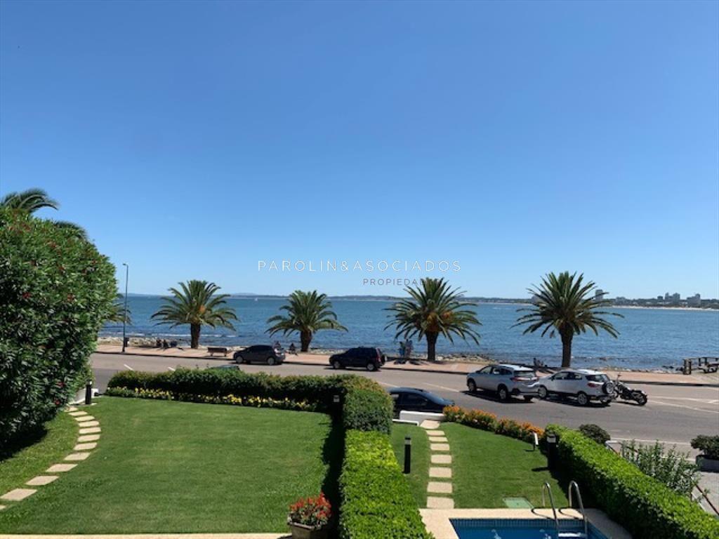 Apartamento en venta en primera linea de Puerto,