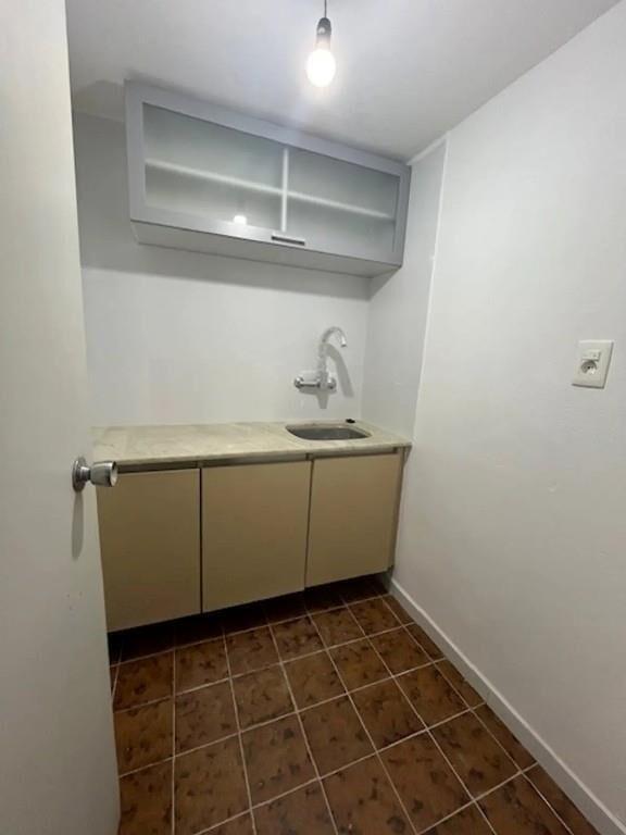 Torre Uruguay. Piso alto. Reciclada!