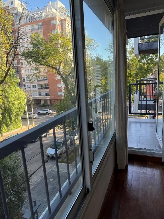 Apartamento al frente con balcon a mts. de Mdeo. Shopping!