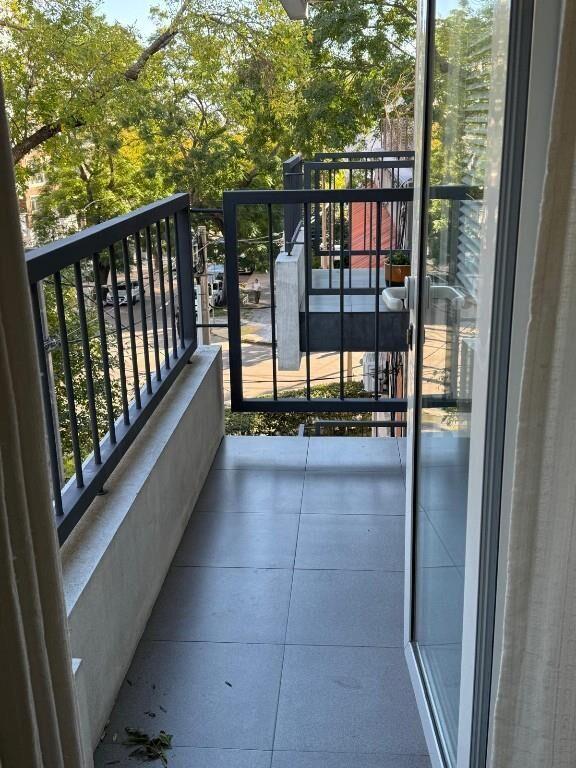 Apartamento al frente con balcon a mts. de Mdeo. Shopping!