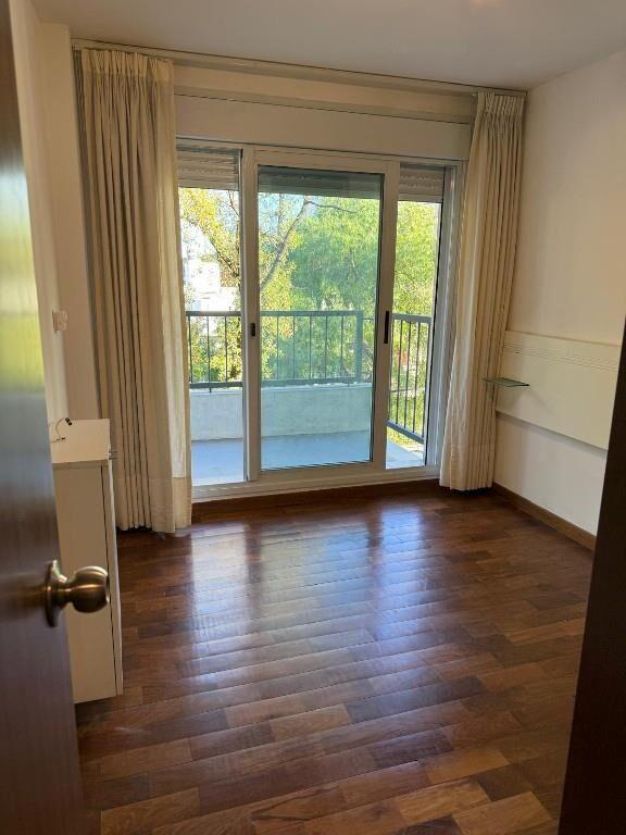 Apartamento al frente con balcon a mts. de Mdeo. Shopping!