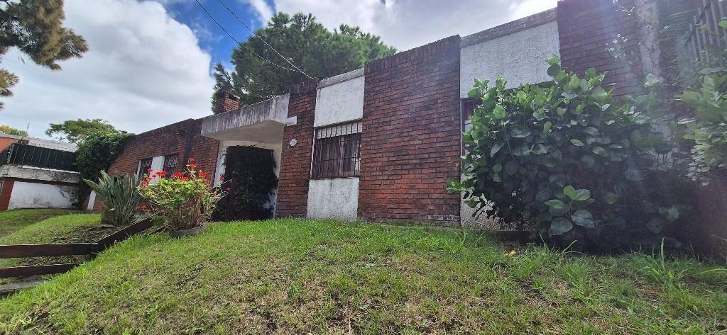 VENTA CASA 4 DORMITORIOS EN LA BLANQUEADA