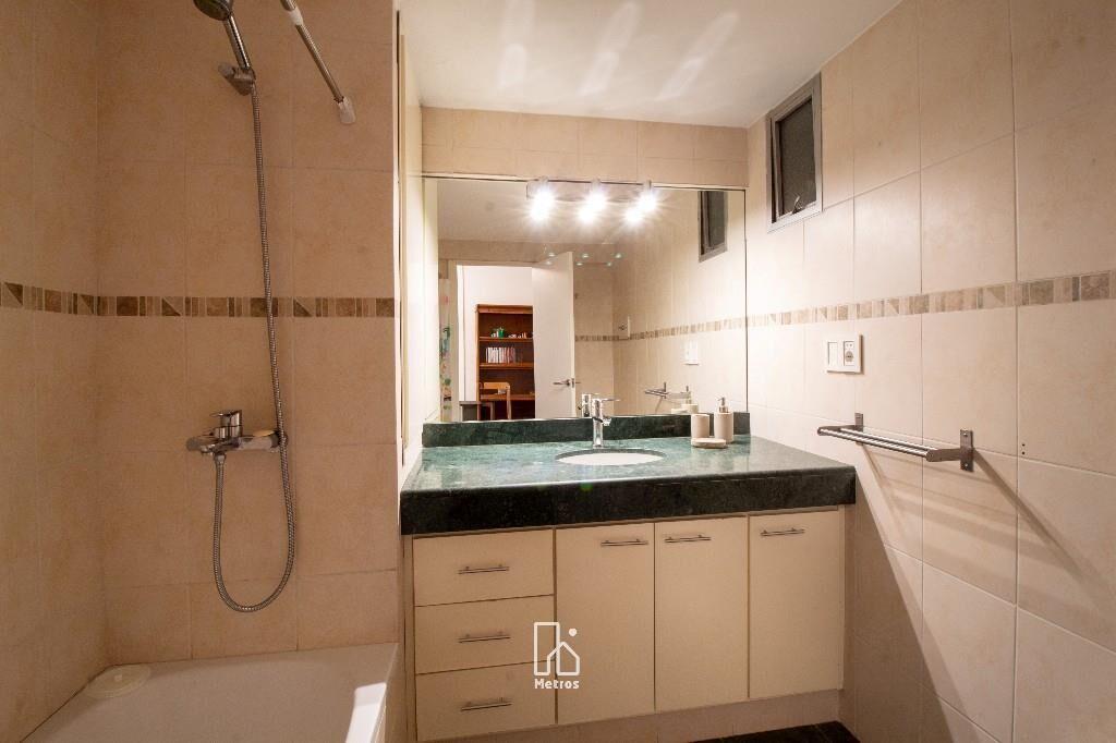 Venta Apartamento Rambla Punta Carretas - 3 dorm + Serv