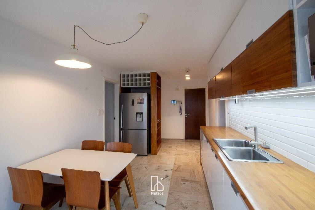 Venta Apartamento Rambla Punta Carretas - 3 dorm + Serv