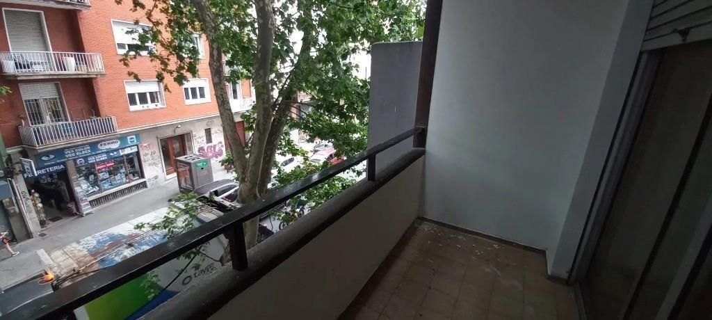 Se alquila amplio apto 3 dormí 2 baños, Cordon, Colonia
