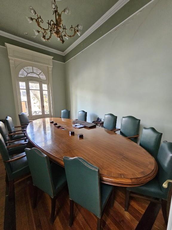 GRAN RESIDENCIA DE ESTILO, IMPECABLE. EN CORDÓN SUR. JOYA !