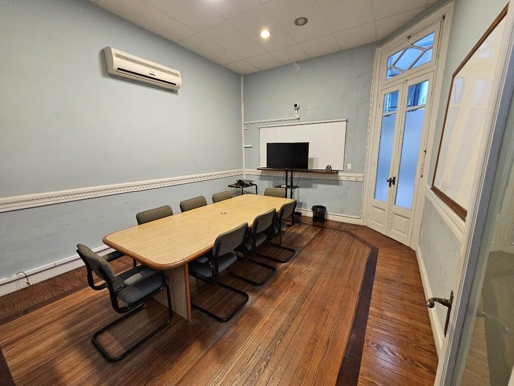 GRAN RESIDENCIA DE ESTILO, IMPECABLE. EN CORDÓN SUR. JOYA !