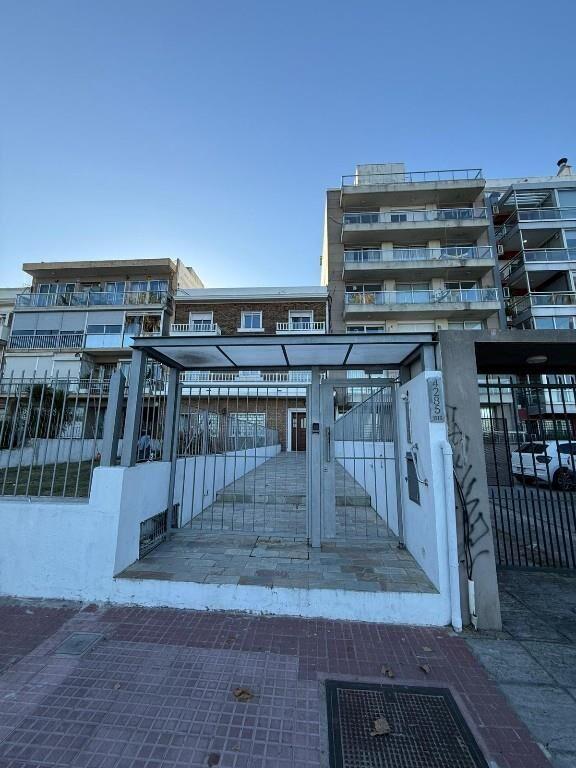 Venta apartamento 1 Dormitorio sobre rambla - Buceo