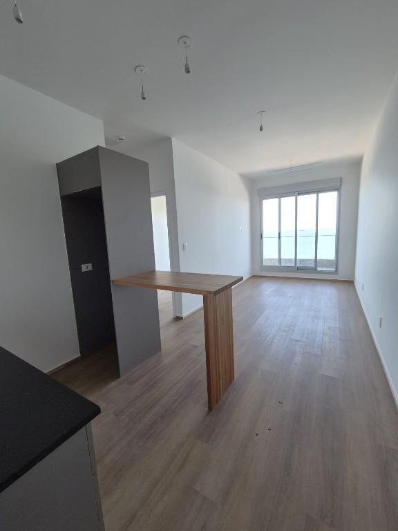 Apartamento En La Bahia, 3er Piso, Frente Al Mar, Garage
