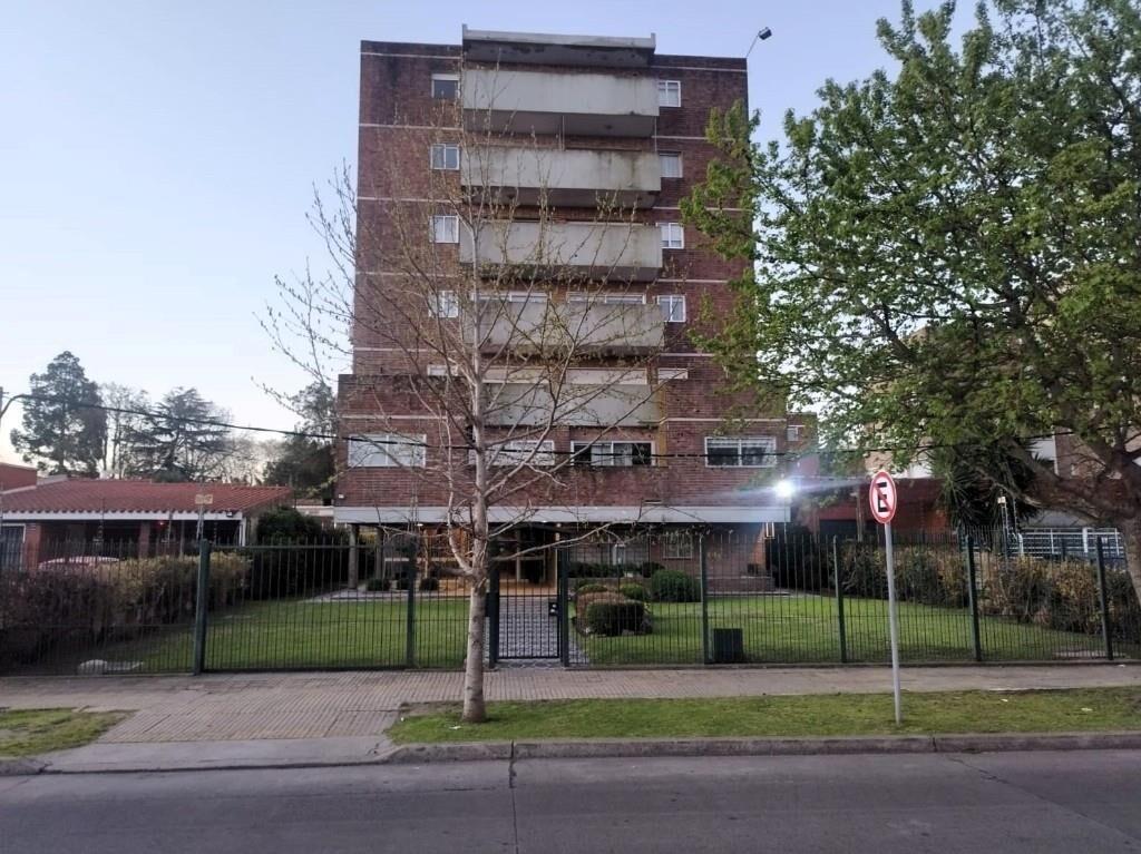 Venta apartamento 2 dormitorios en Punta Gorda, muy luminoso