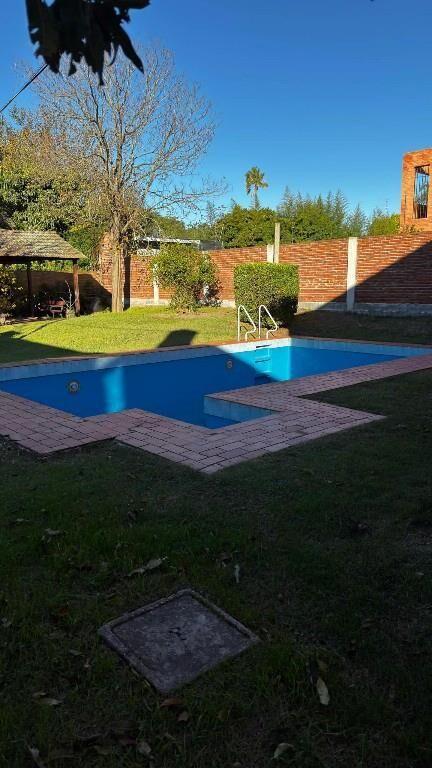 CASA EN CARRASCO NORTE EXCELENTE ESTADO IDEAL PARA FAMILIA