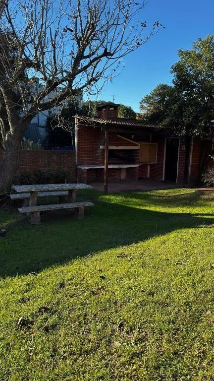 CASA EN CARRASCO NORTE EXCELENTE ESTADO IDEAL PARA FAMILIA