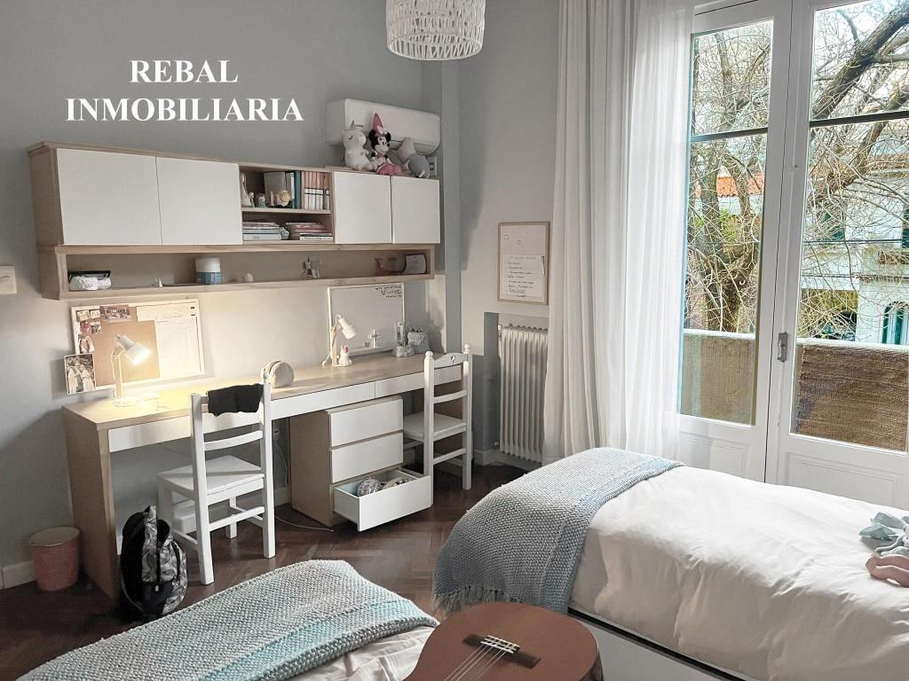HERMOSA RESIDENCIA A NUEVO ! ! ! GGES ! ! ! CALEF. ! ! !