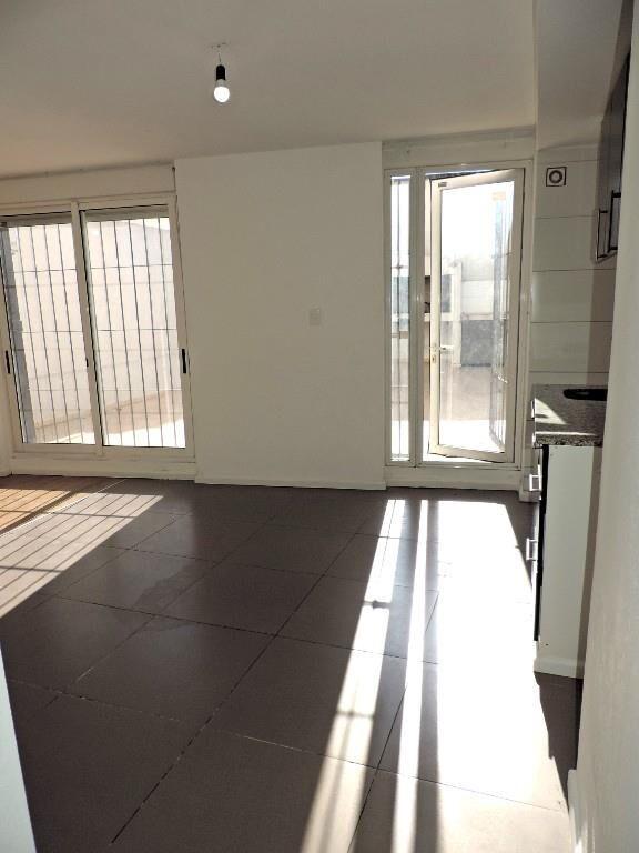 INVERSONRES VENTA MONOAMBIENTE PATIO PARRILLERO GARAGE BUCEO