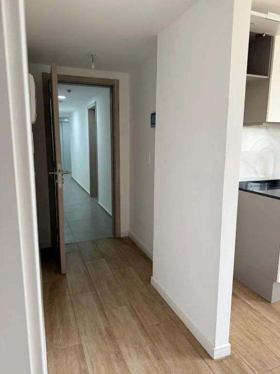 1 dormitorio a estrenar con patio grande. Gastos $1.700