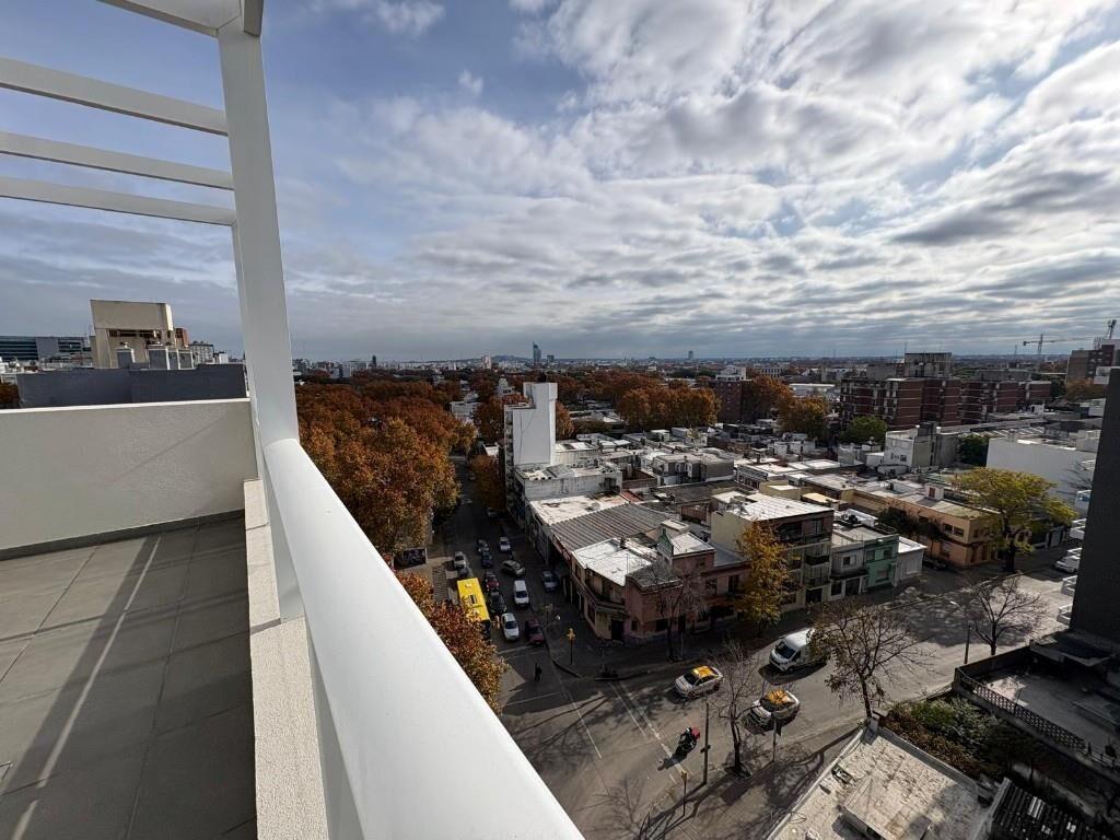 PENTHOUSE EN ALQUILER 2 DORM CON GGE - TRES CRUCES