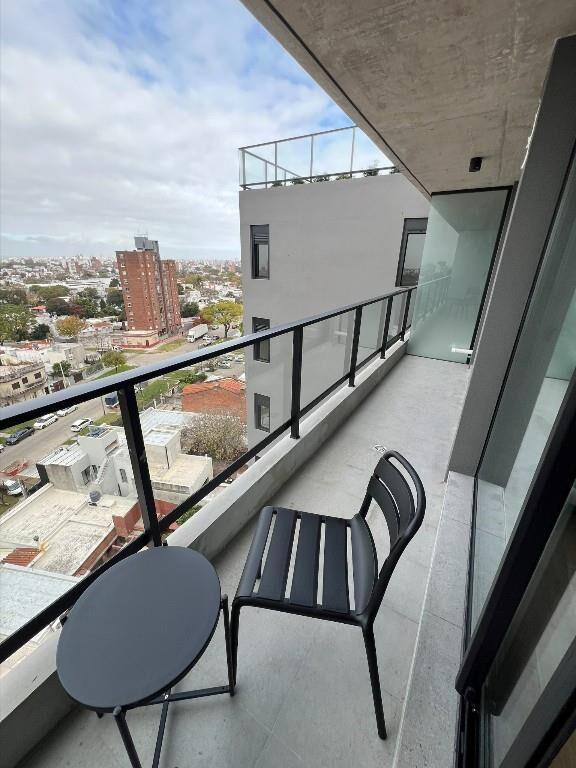 Venta Pent House Parque Batlle 1 dormitorio cocina definida