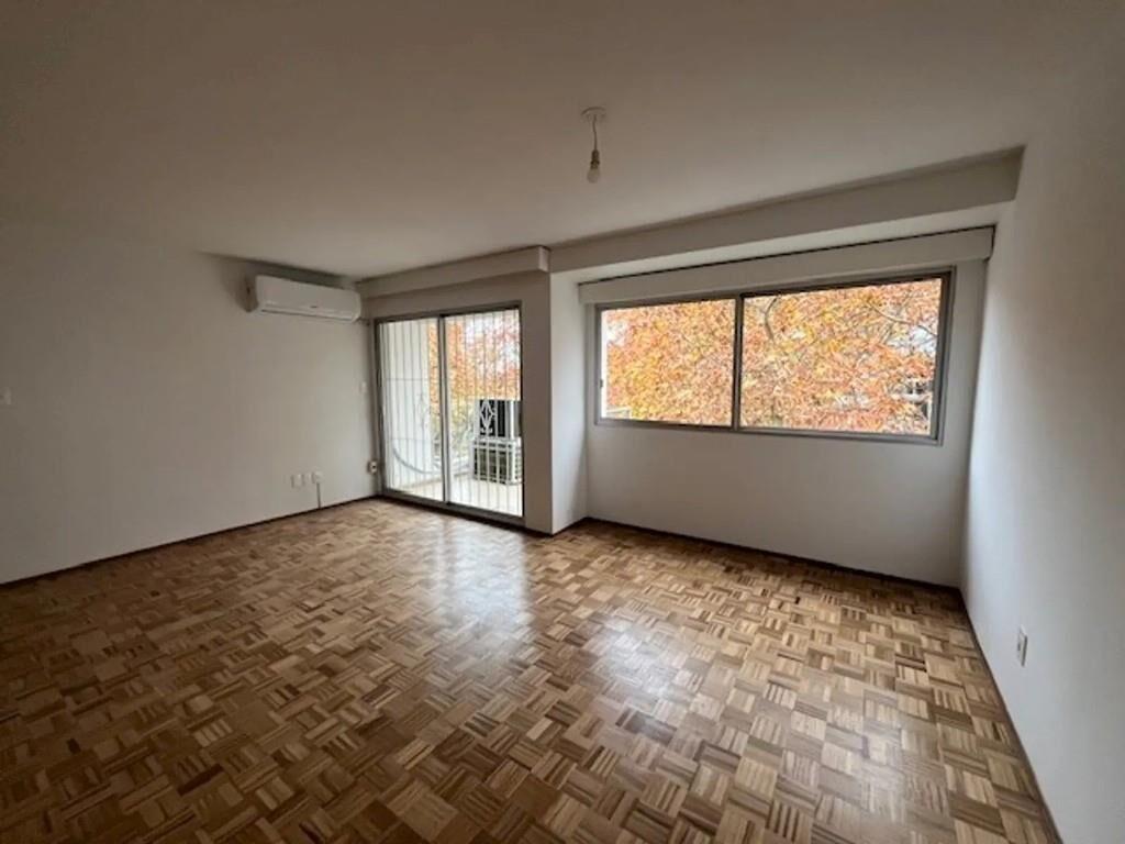Reciclado! Piso alto con servicio completo y garage