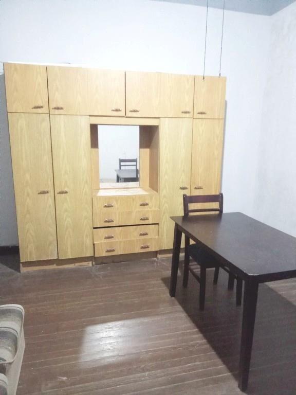 Habitación individual para mujer frente al Clínicas