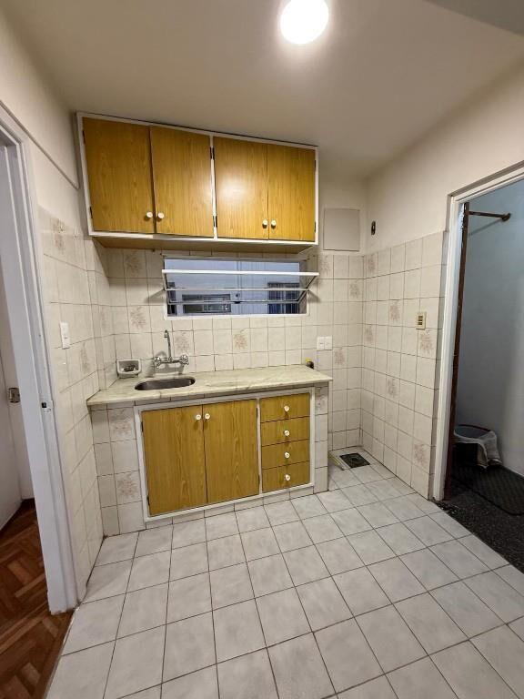 Apartamento sobre 26 de Marzo con balcon!