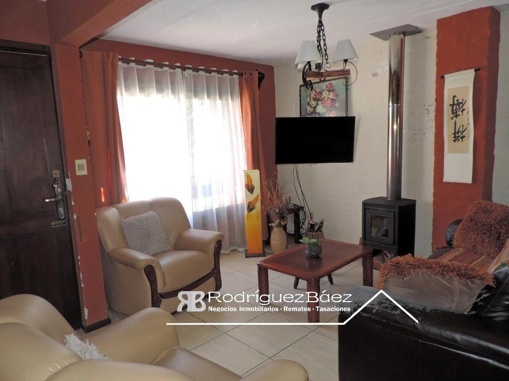 VENTA CASA GEMELA 3 DORMITORIOS 2 BAÑOS GARAJE FONDO VERDE