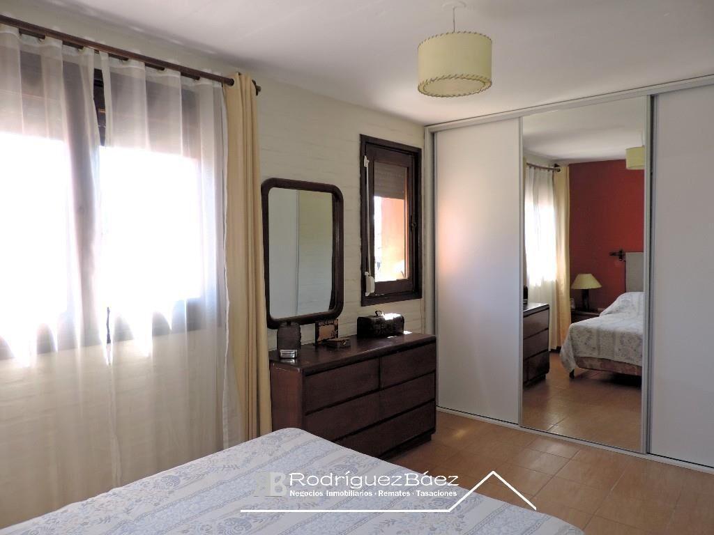 VENTA CASA GEMELA 3 DORMITORIOS 2 BAÑOS GARAJE FONDO VERDE