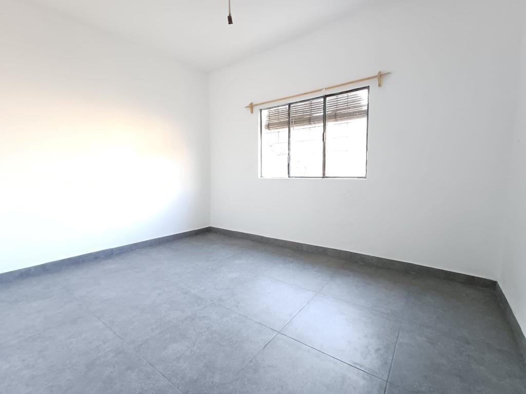 Casa al fondo de 1 dormitorio.