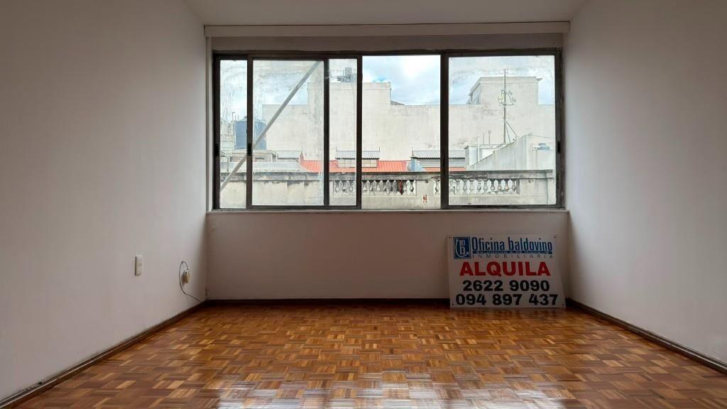 Baldovino Alq. Mono Treinta y Tres 1374/402 Ciudad Vieja