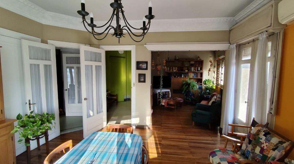 Venta apartamento 3 dormitorios y servicio en Cordón sur