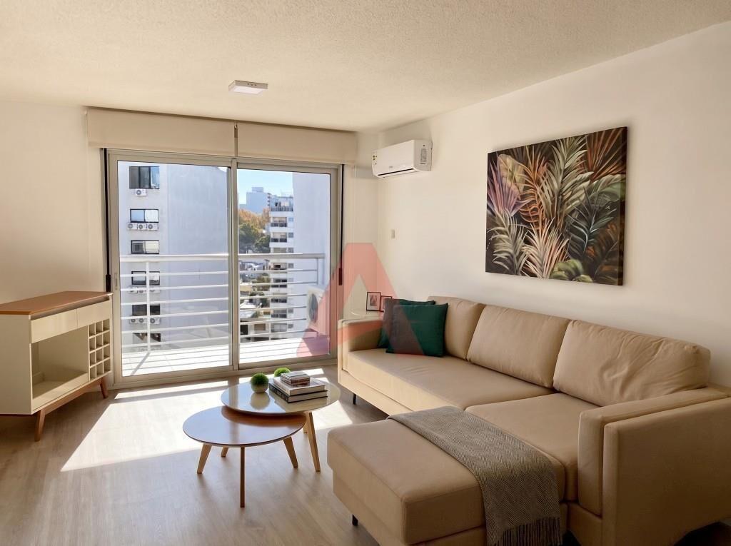 APARTAMENTO AMUEBLADO DE 1 DORMITORIO CON GARAJE