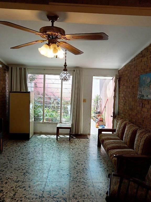 VENTA CASA DE 2 DORM MAS LOCAL Y HABITACION AUXILIAR UNION