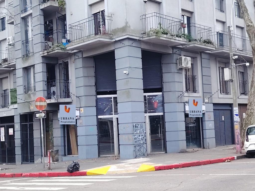 BLANDENGUES ESQ INCA, VIDRIERA A AMBAS CALLES. OPORTUNIDAD