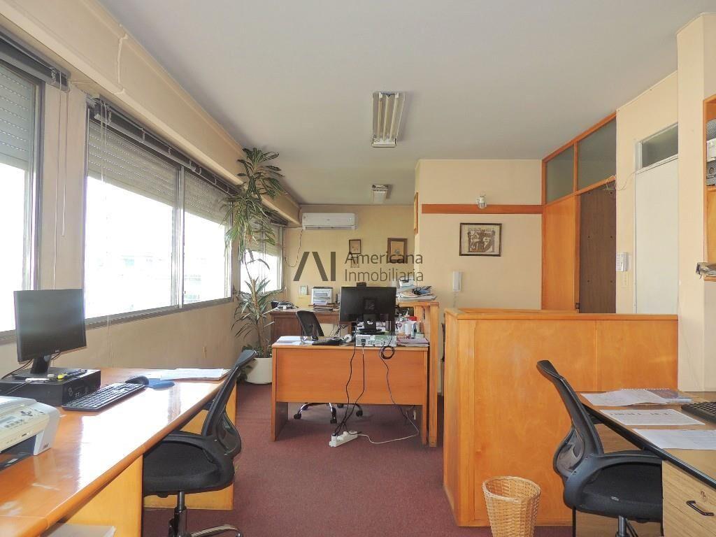 VENTA | DOS OFICINAS EN UN MISMO PISO | CENTRO.-