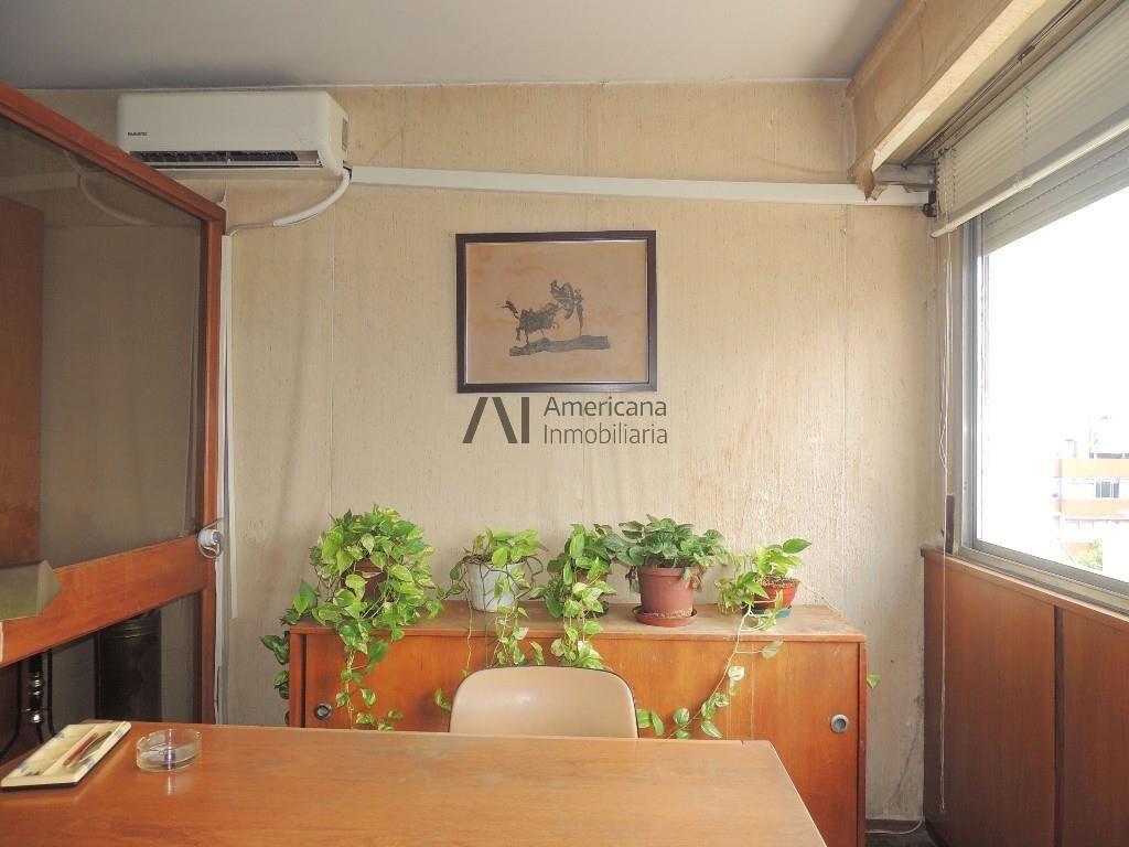 VENTA | DOS OFICINAS EN UN MISMO PISO | CENTRO.-