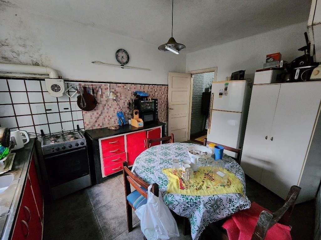 CASA EN ZONA CENTRICA DE LA FLORESTA!! A METROS DEL MAR!!