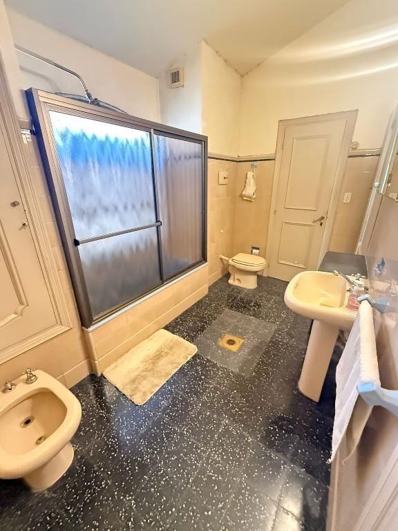 IMPORTANTE CASA EN INMEJORABLE UBICACIÓN !!