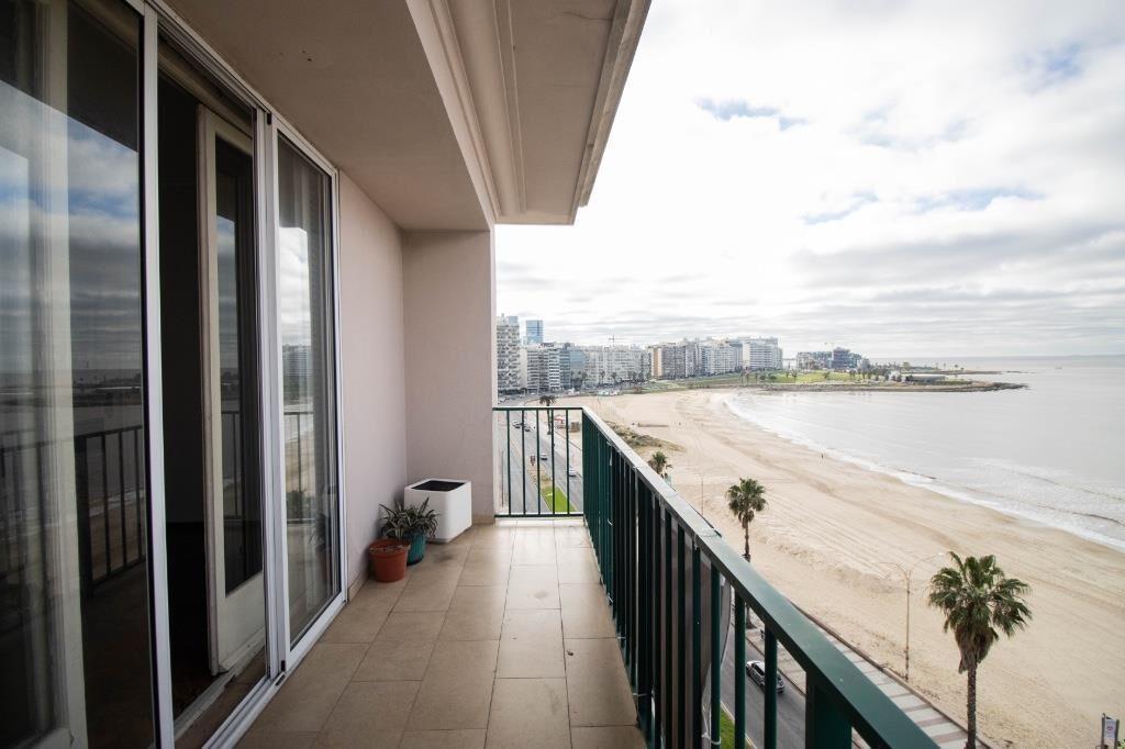 Exclusiva planta apaisada 205 m2 frente al mar en Pocitos!!