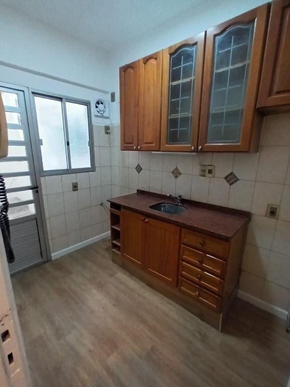 SE ALQUILA EXCELENTE APTO SOBRE RIVERA AL FRENTE DE 1 DORM