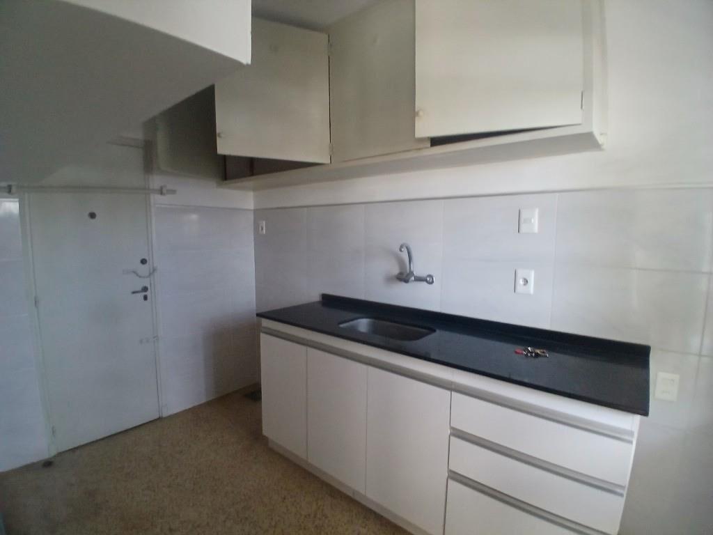 PAL VENDE, AP. FRENTE 2 DORM. BALCON, A 50MTS.DEL EVANGELICO
