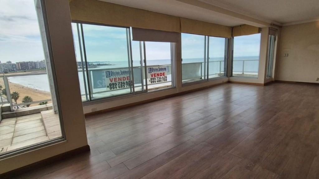 VENTA PENTHOUSE PISO 10 EN POCITOS AV.BRASIL 3 DORMITORIOS