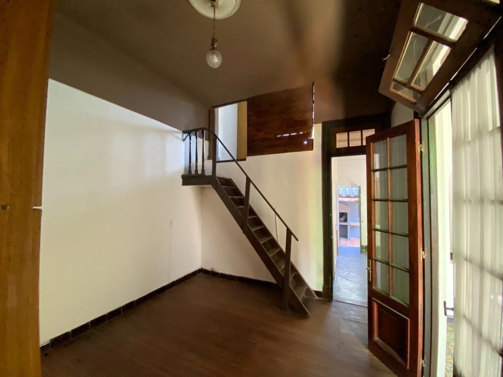 VENTA CASA MALVIN DE ESTILO AMPLIO JARDIN Y FONDO CON RENTA