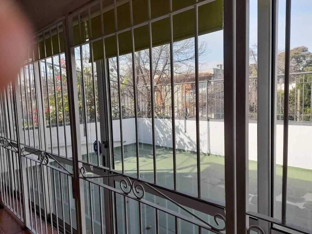 * EDIFICIO EN LA BLANQUEADA 7 GGE + 2 APTOS.RENTA $ 55.000=
