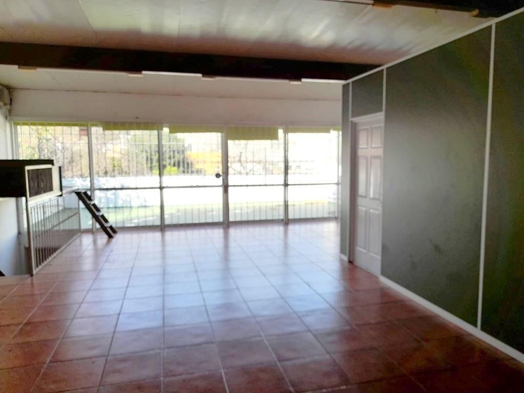 * EDIFICIO EN LA BLANQUEADA 7 GGE + 2 APTOS.RENTA $ 55.000=