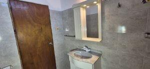 VENTA CASA 3 DORMITORIOS EN PASO DE LA ARENA RENTADA