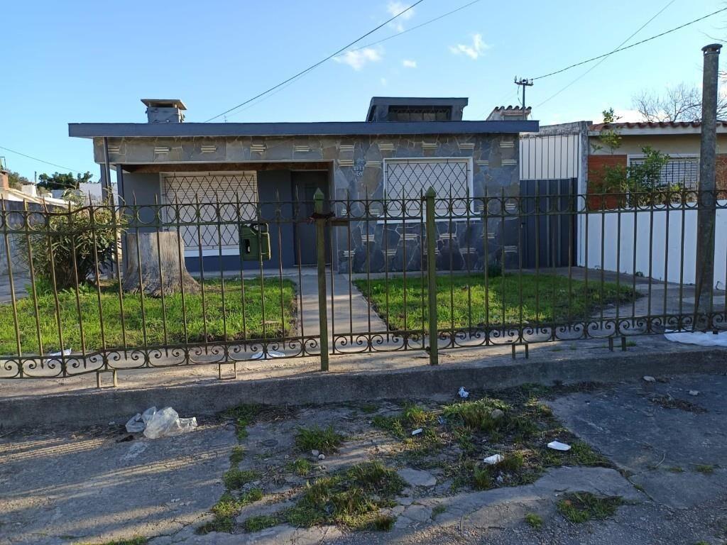 CONTACTO PROPIEDADES ALQUILA CASA DE TRES DORMITORIOS