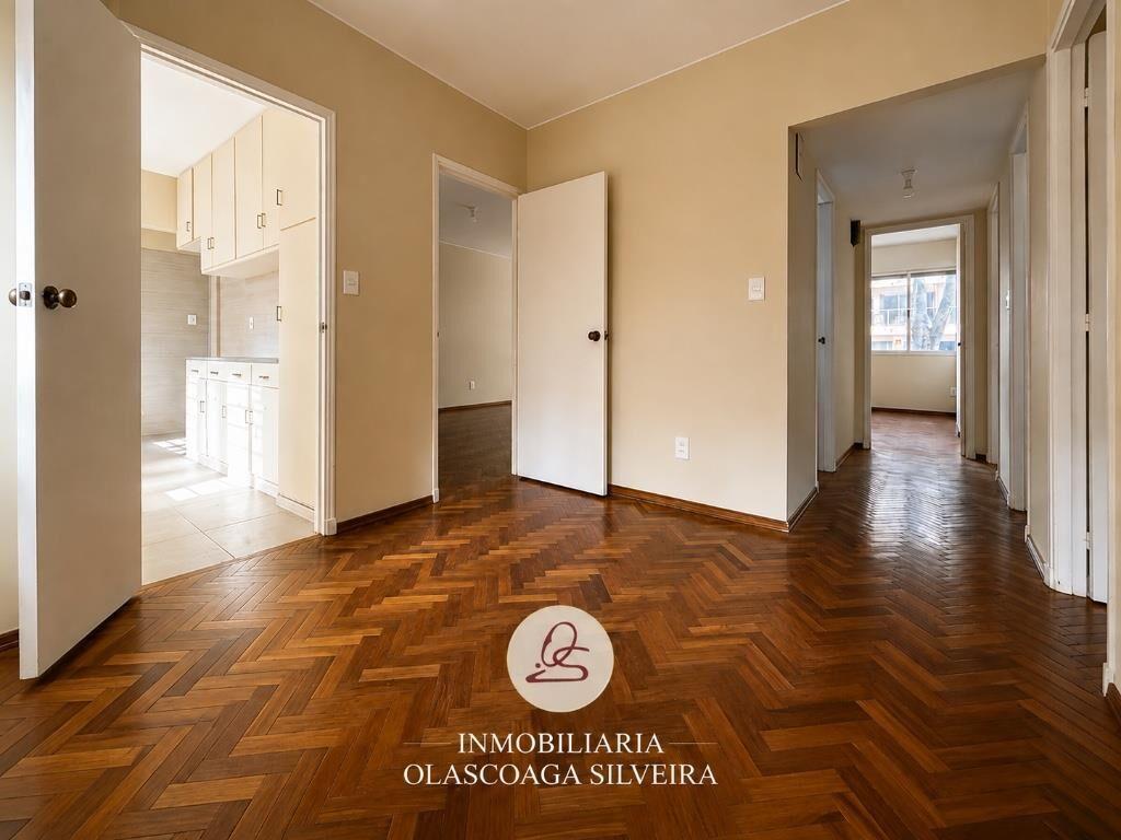 Apartamento reciclado a nuevo 3 dorm+ servicio y garage